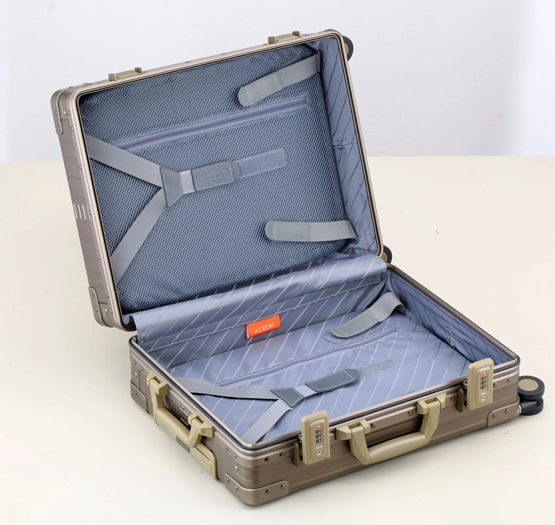 Aleon Aircraft Grade Aluminum 21″ International Carry-On Luggage - Image 15
