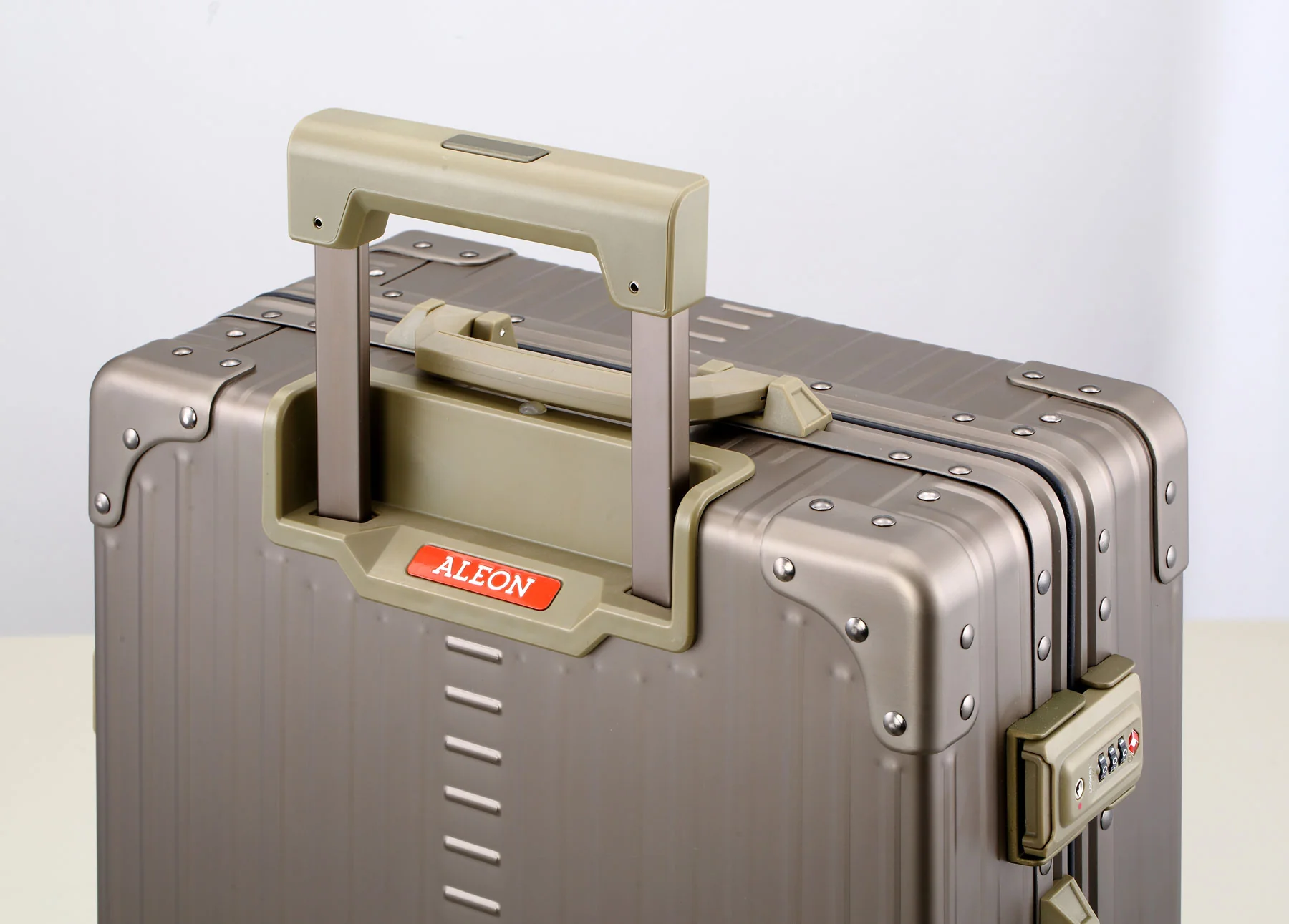Aleon Aircraft Grade Aluminum 21″ International Carry-On Luggage - Image 17