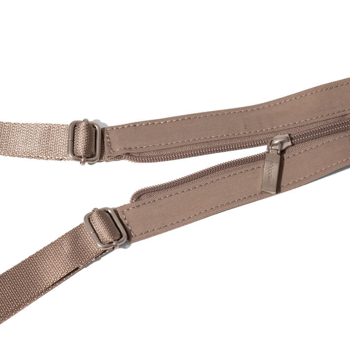 Baggallini Coastal Flip Lock Day Pack - Image 12