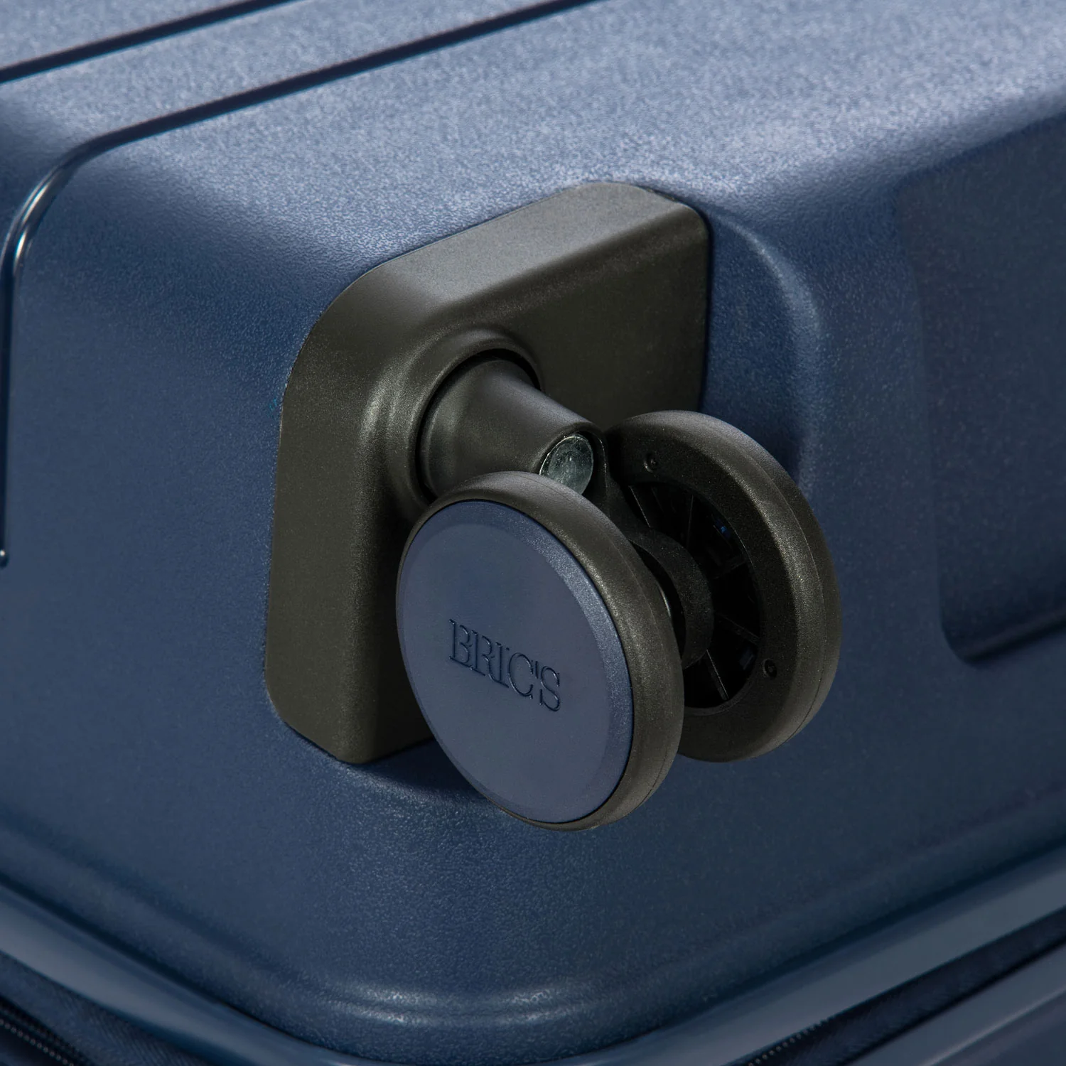 Bric's B/Y Ulisse 30" Expandable Spinner Ocean Blue - Image 6