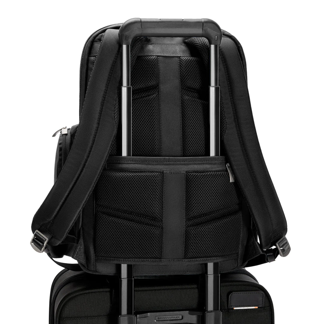 Briggs and Riley @work Medium Widemouth Backpack - Image 5