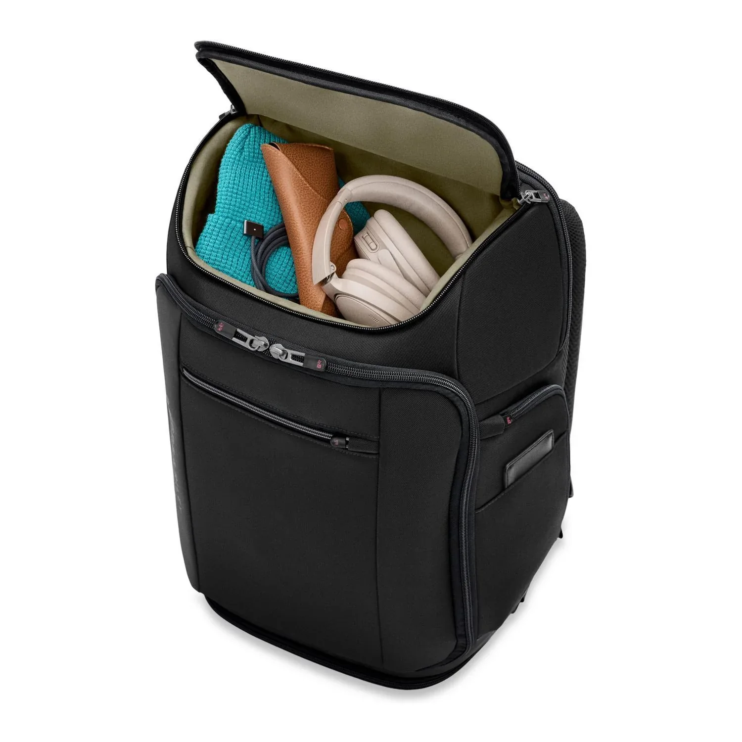 Briggs and Riley ZDX U-Zip Travel Backpack - Image 8