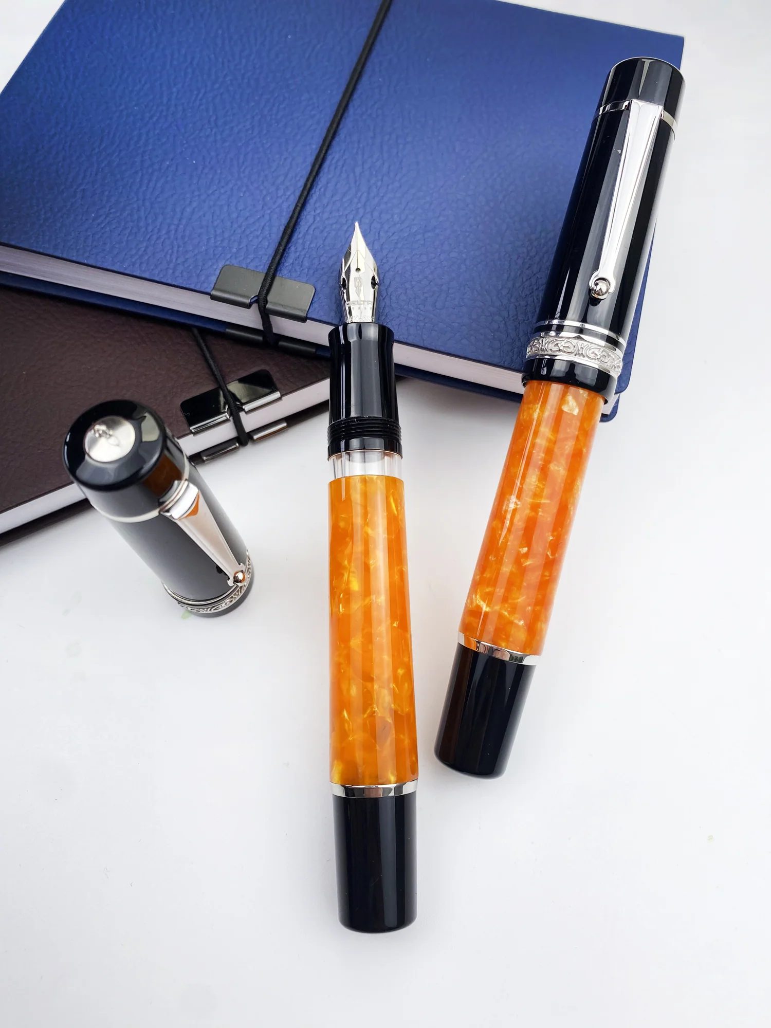 Delta Dolce Vita Original Mid Size Fountain Pen 14K Nib - Image 2