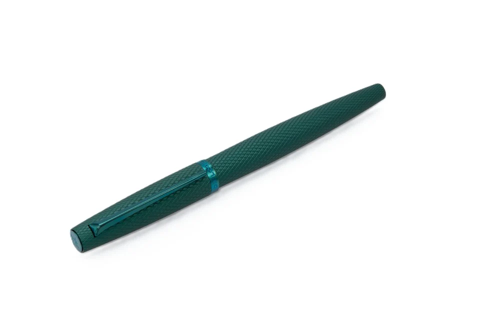 Diplomat Viper Green Guilloche Green Fountain Pen Fine/Medium - Image 2