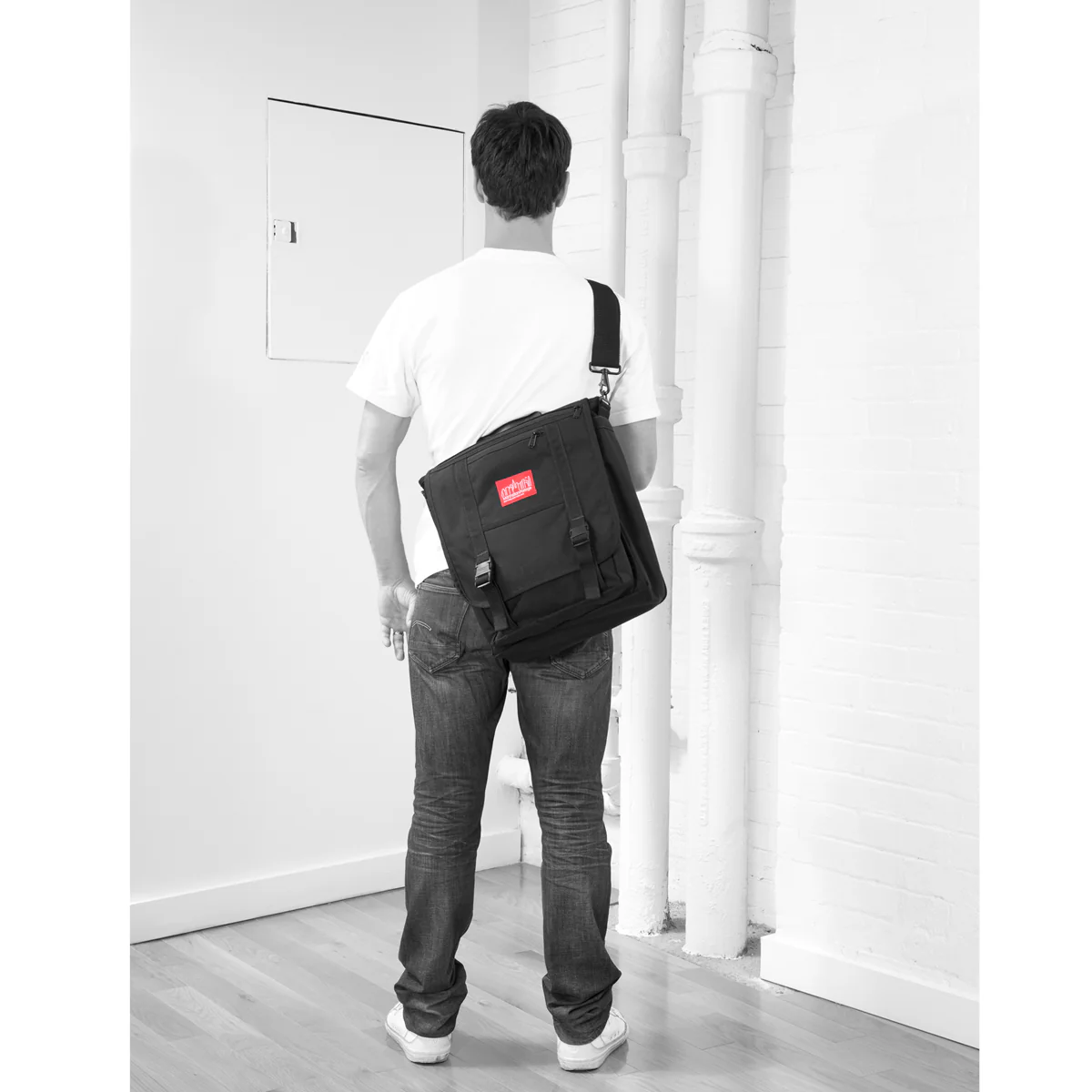 Manhattan Portage Commuter Laptop Bag (17 in.) With Back Zipper - Image 12