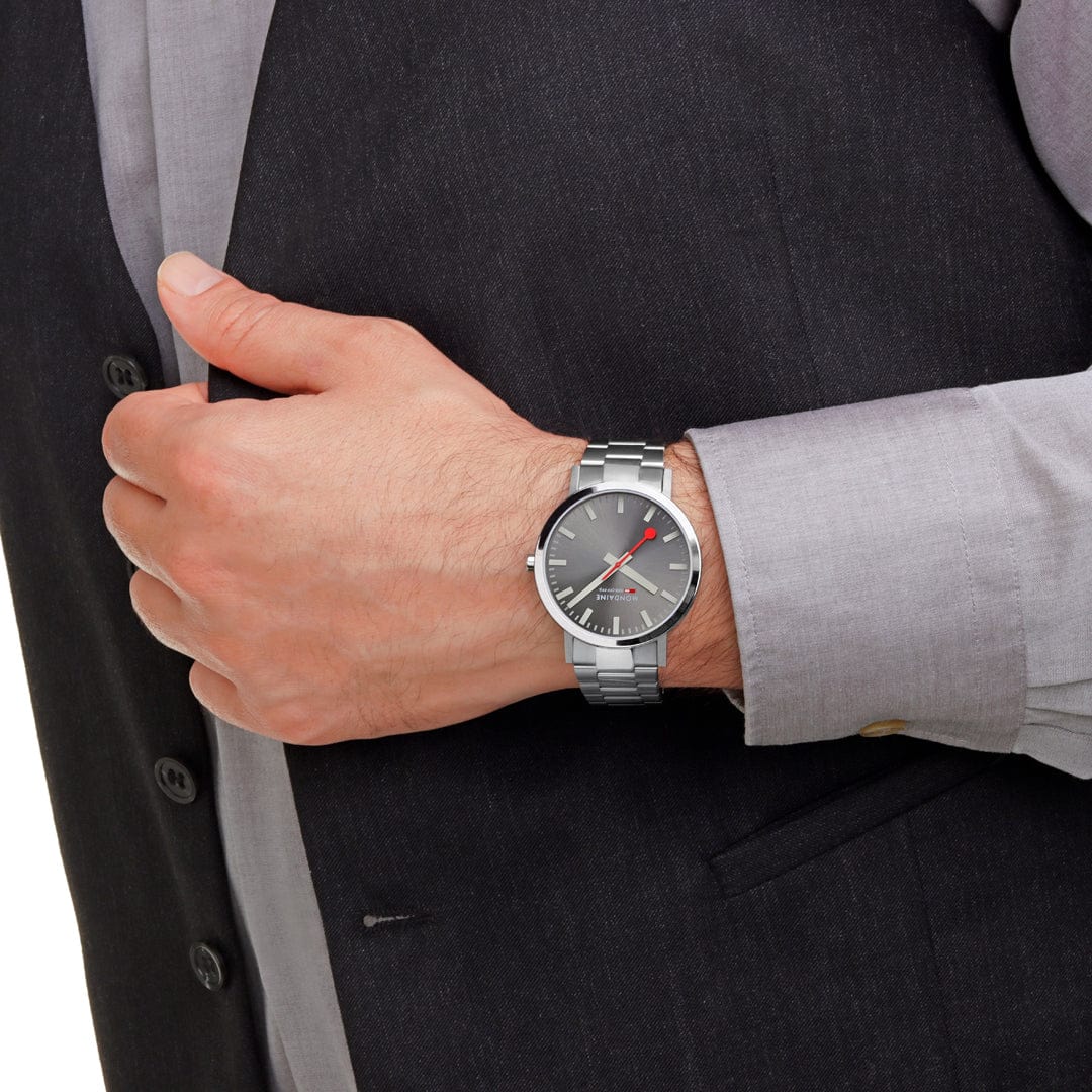 Mondaine Classic 40 mm, Stainless Steel Link Men's Watch Gray Sundial - Image 4