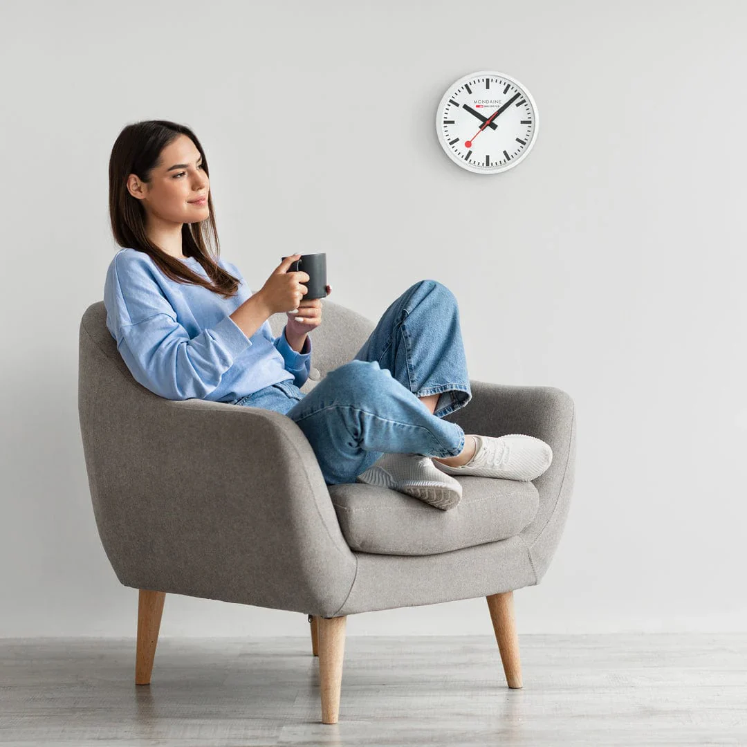 Mondaine Wall Clock White 25 cm - Image 6
