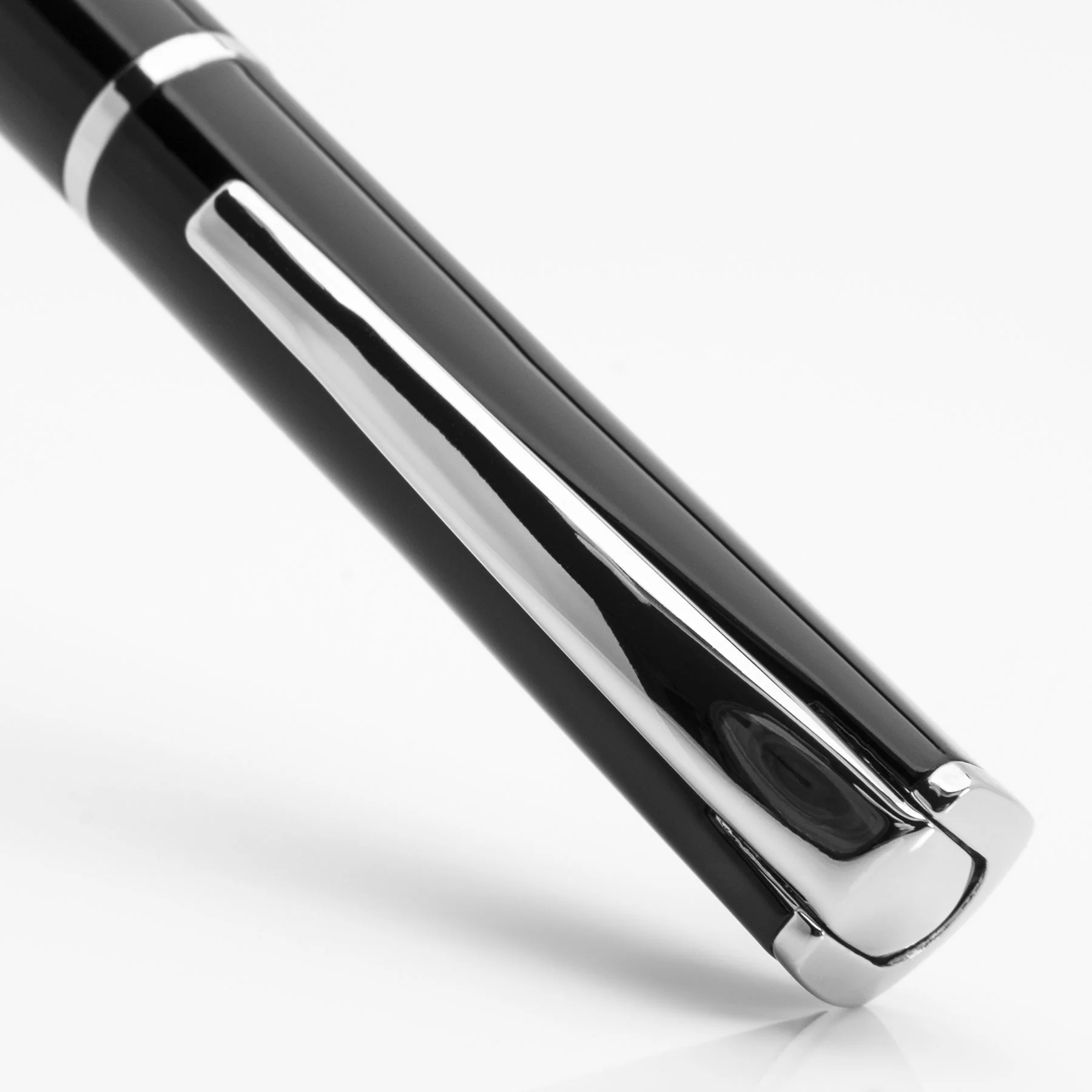 Monteverde Impressa Fountain Pen - Black With Chrome Trim - Image 4