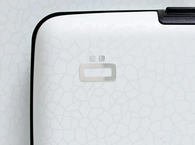 OGON STOCKHOLM SMART CASE WALLET Crackled White - Image 3