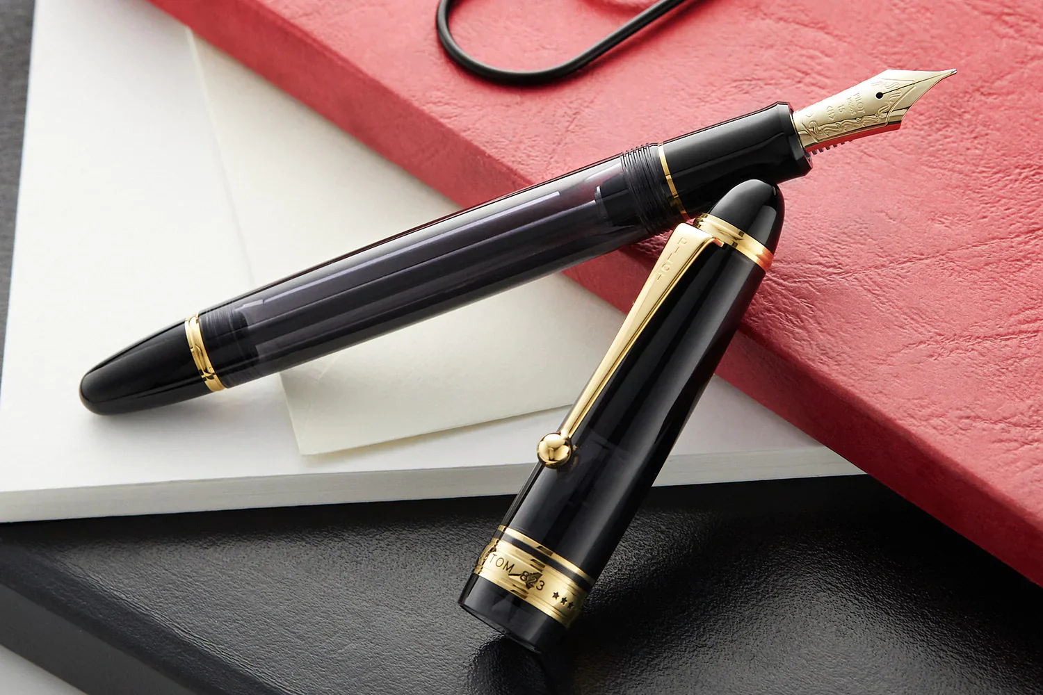 Pilot Custom 823 Fountain Pen Smoke - Image 5