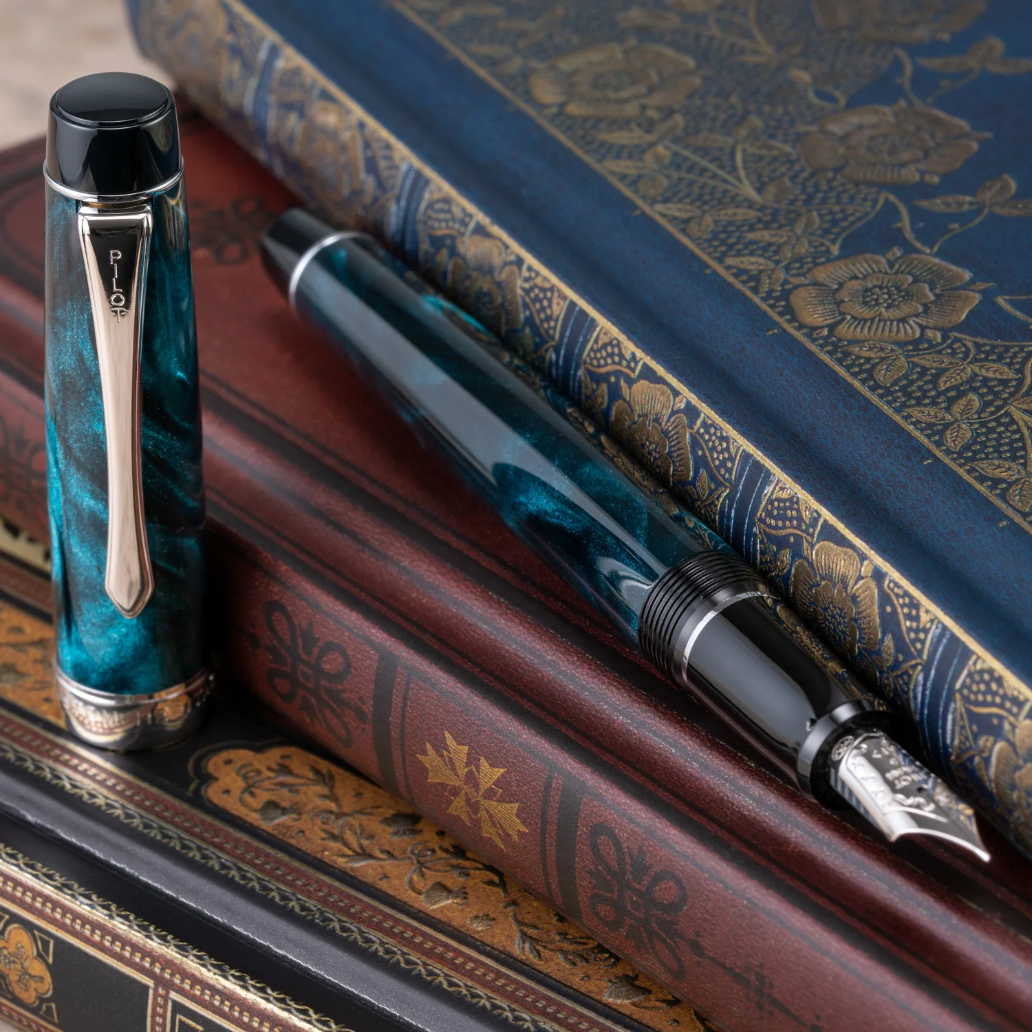 Pilot Custom Heritage SE Fountain Pen Marble Green - Image 3