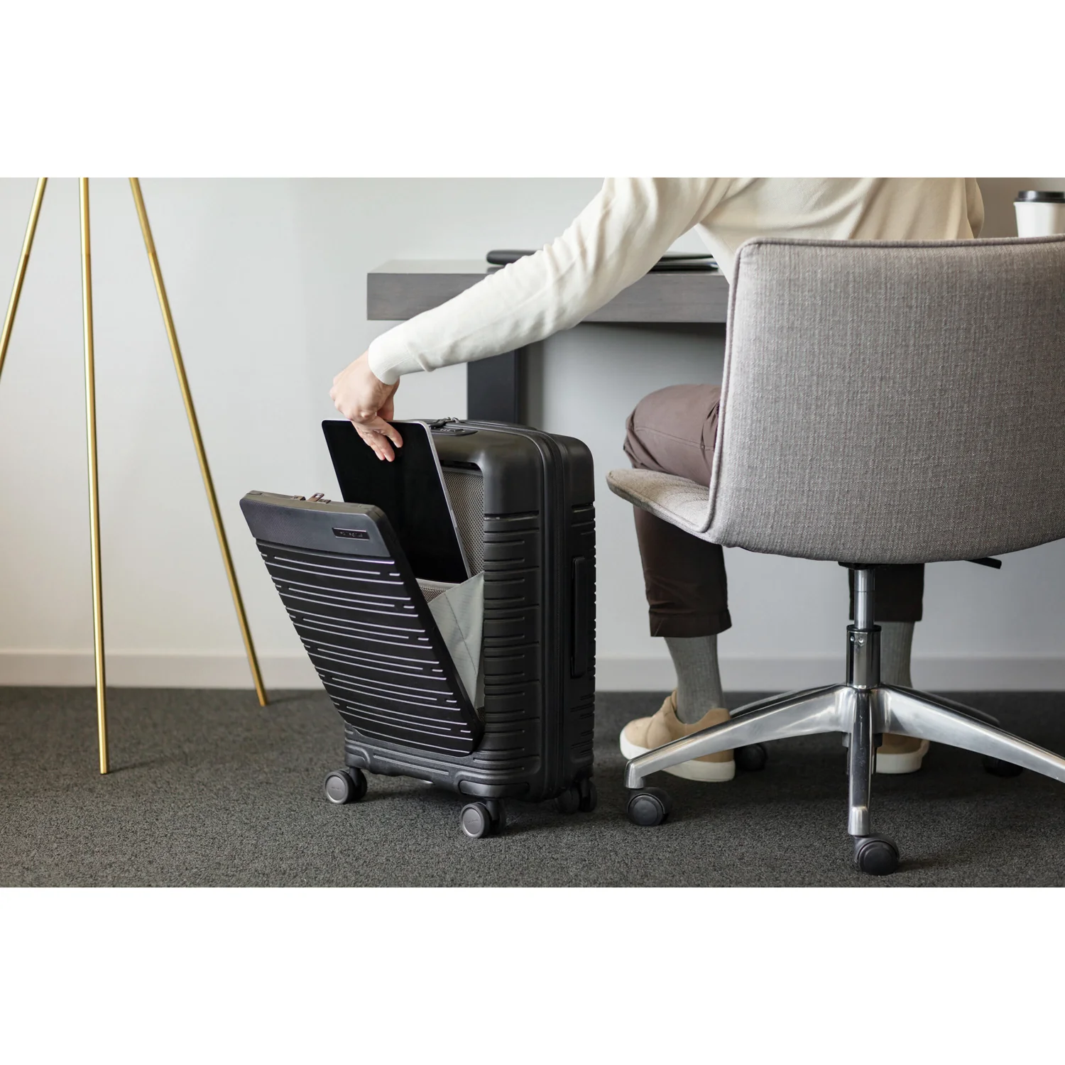 Samsonite Elevation™ Plus Carry-on Spinner - Image 3