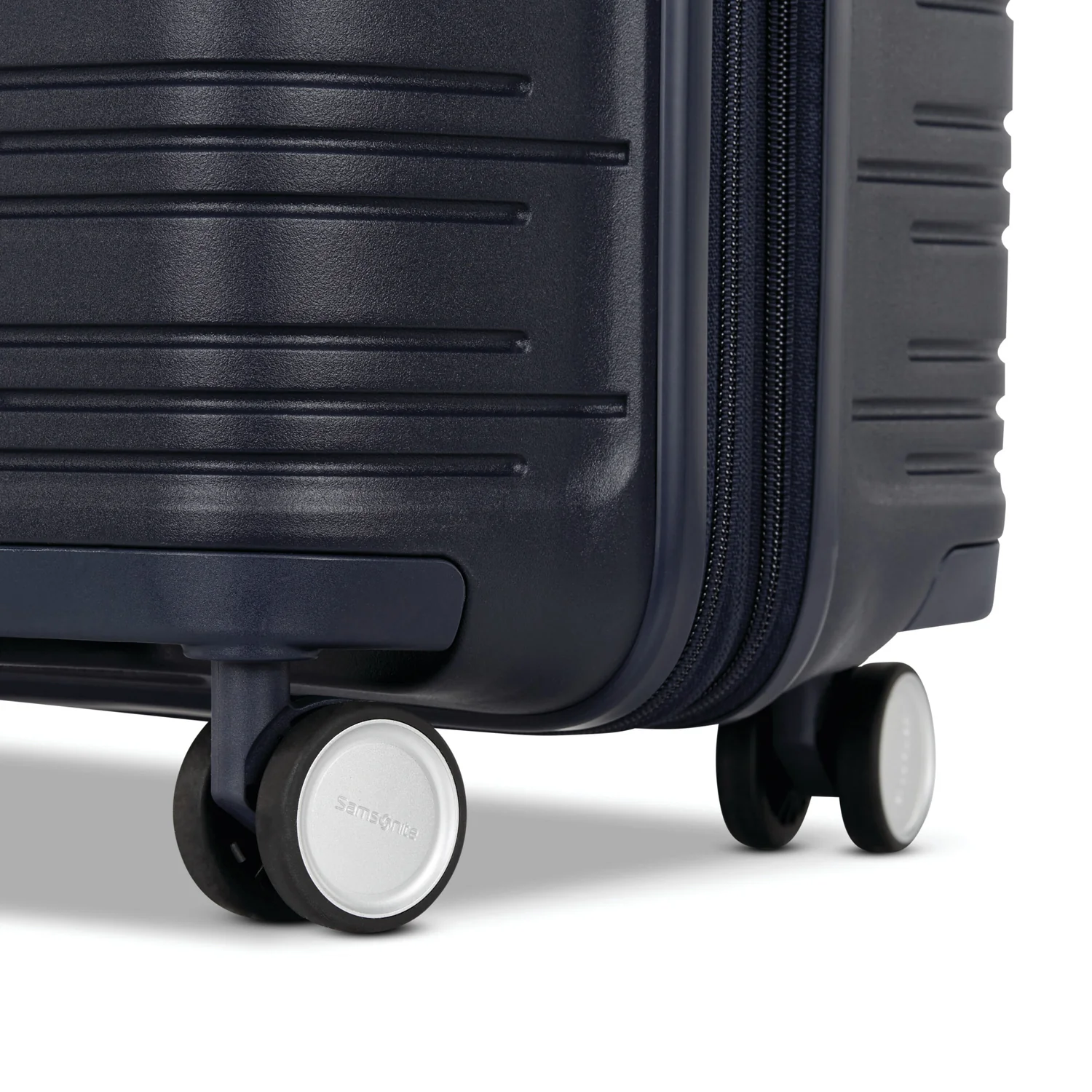 Samsonite Elevation™ Plus Large Spinner - Image 6