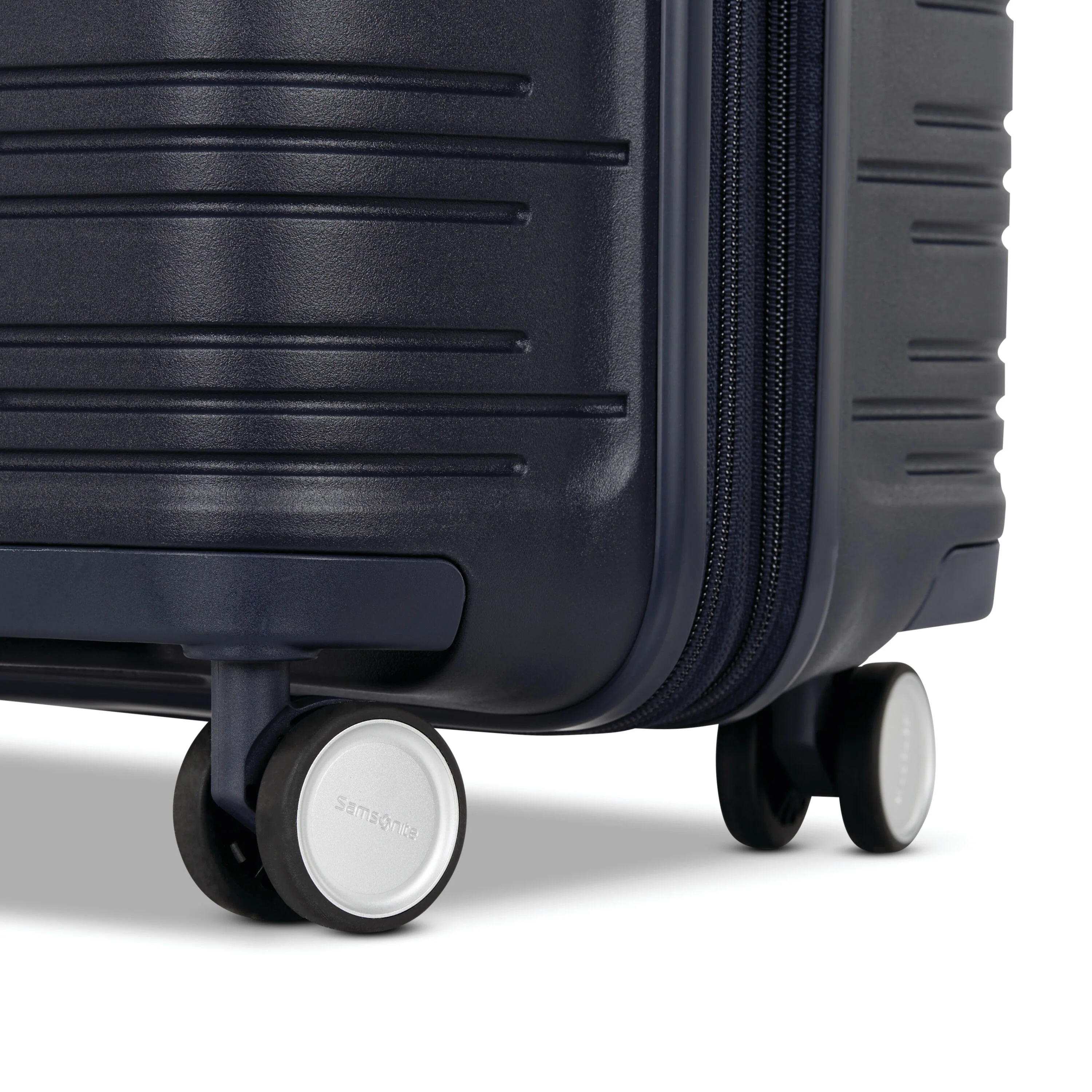 Samsonite Elevation™ Plus Medium Glider Spinner - Image 9