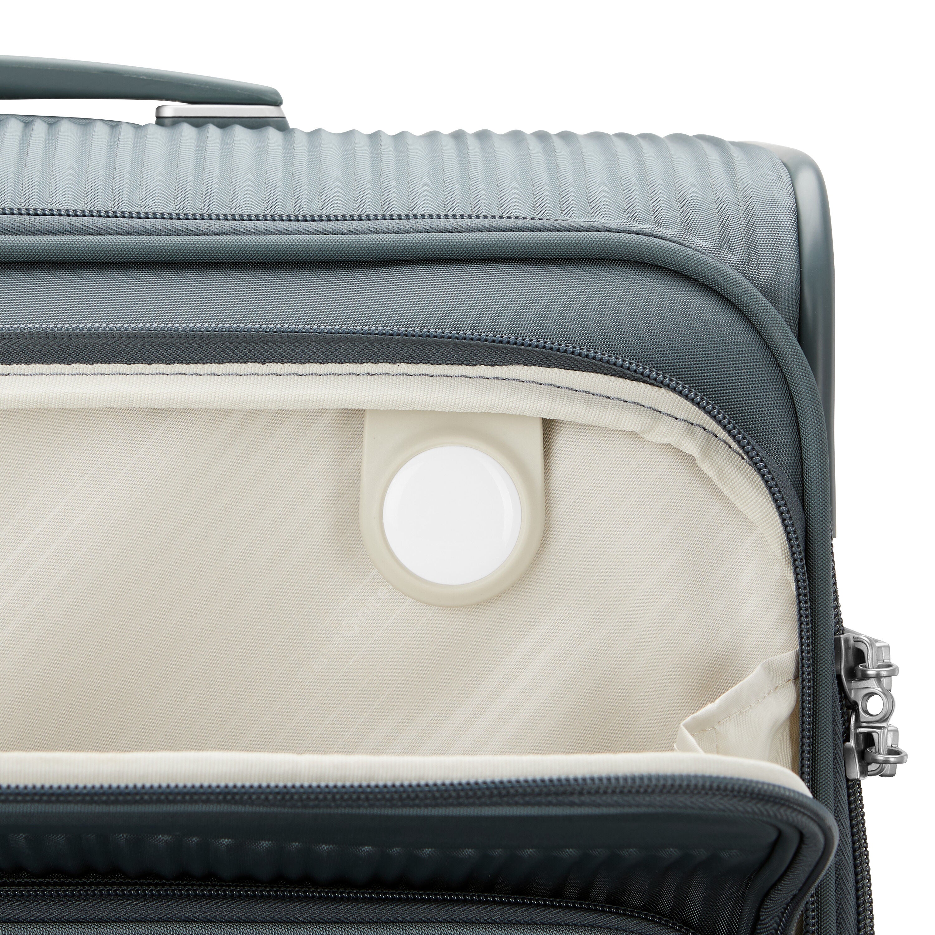 Samsonite Silhouette 18 Softside Medium Spinner - Image 3