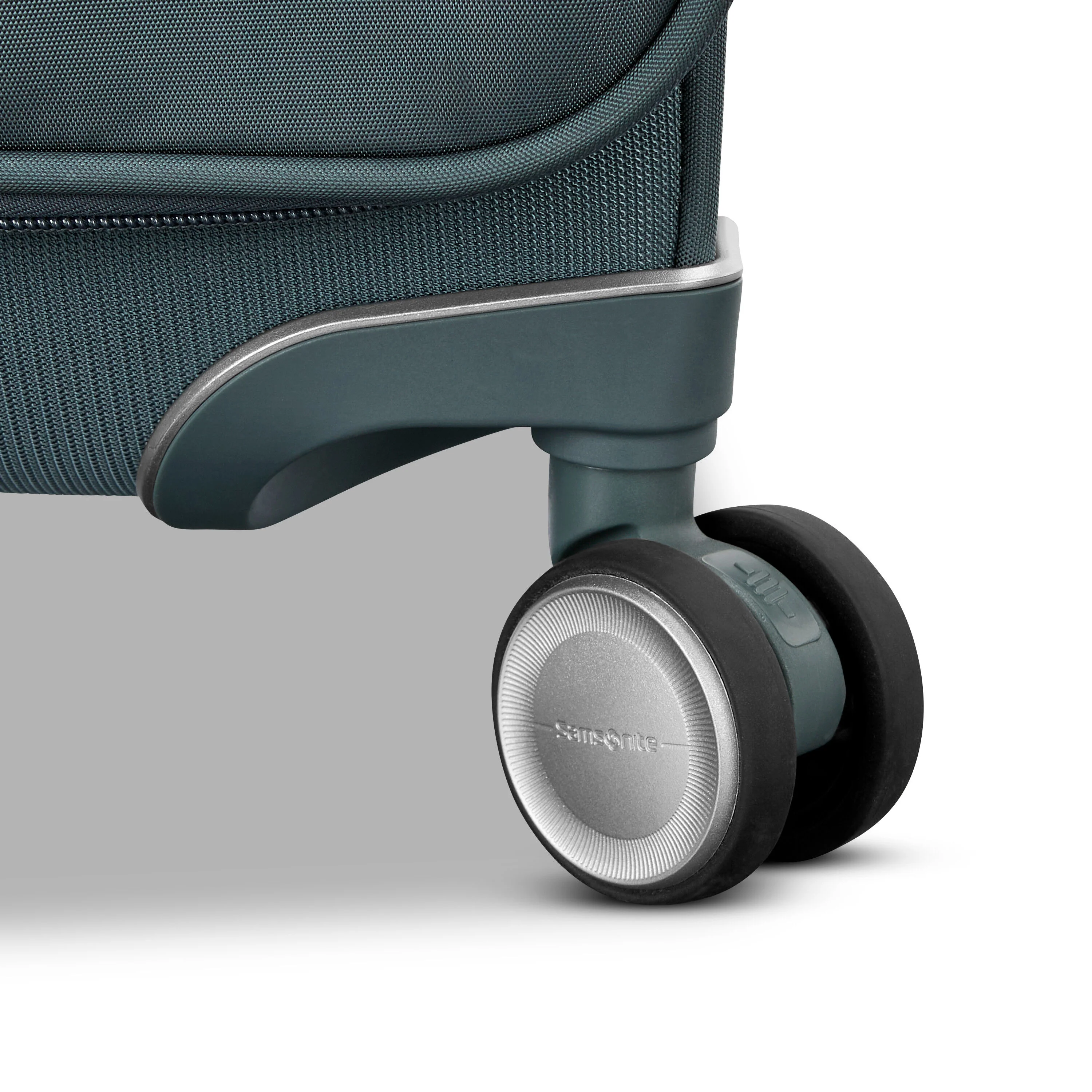 Samsonite Silhouette 18 Softside Large Spinner - Image 2