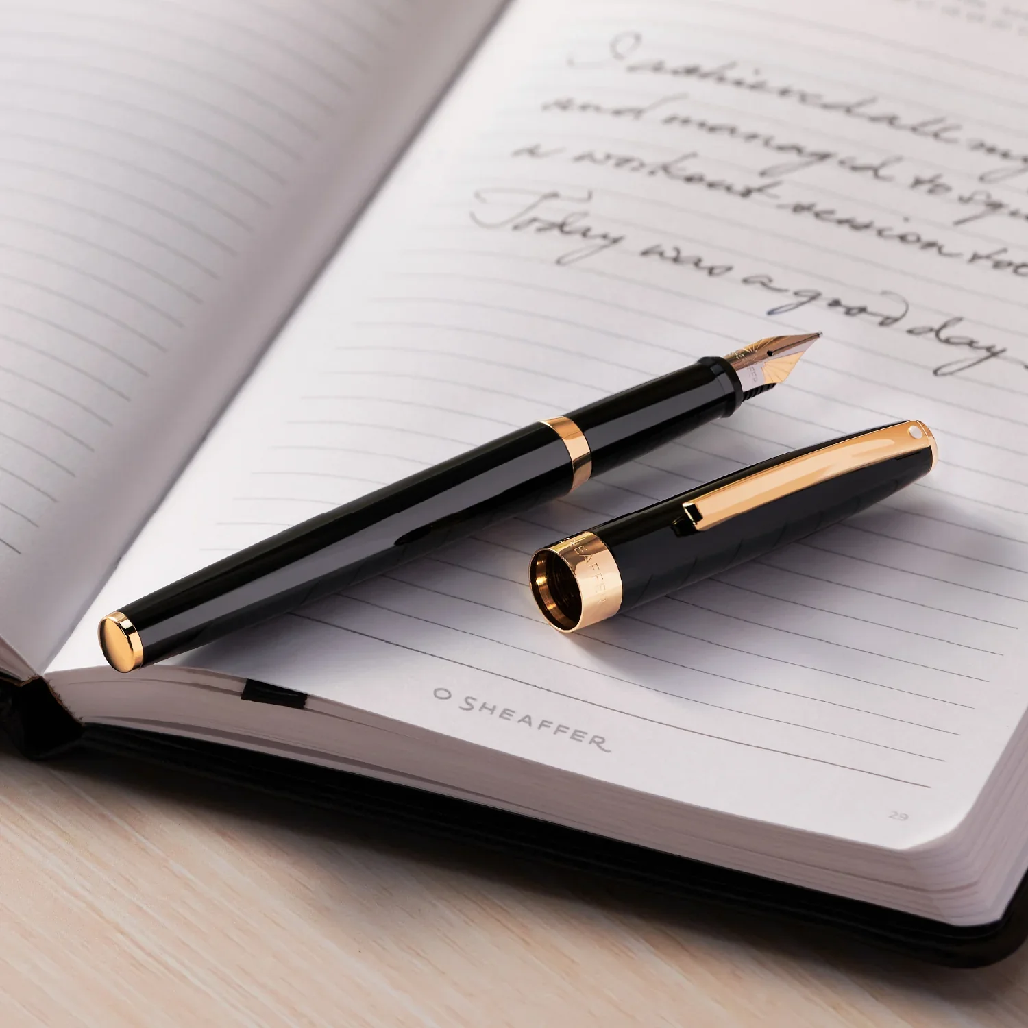 Sheaffer SAGARIS 9471 Gloss Black Fountain Pen With Gold Tone Trim - Image 4