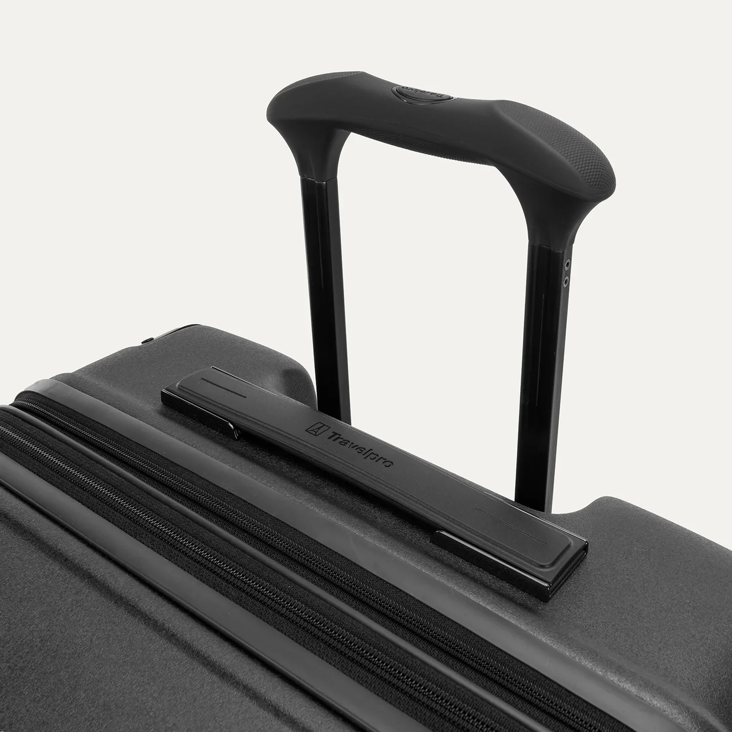 Travelpro Platinum Elite Medium Check-In Hardside Spinner - Image 4