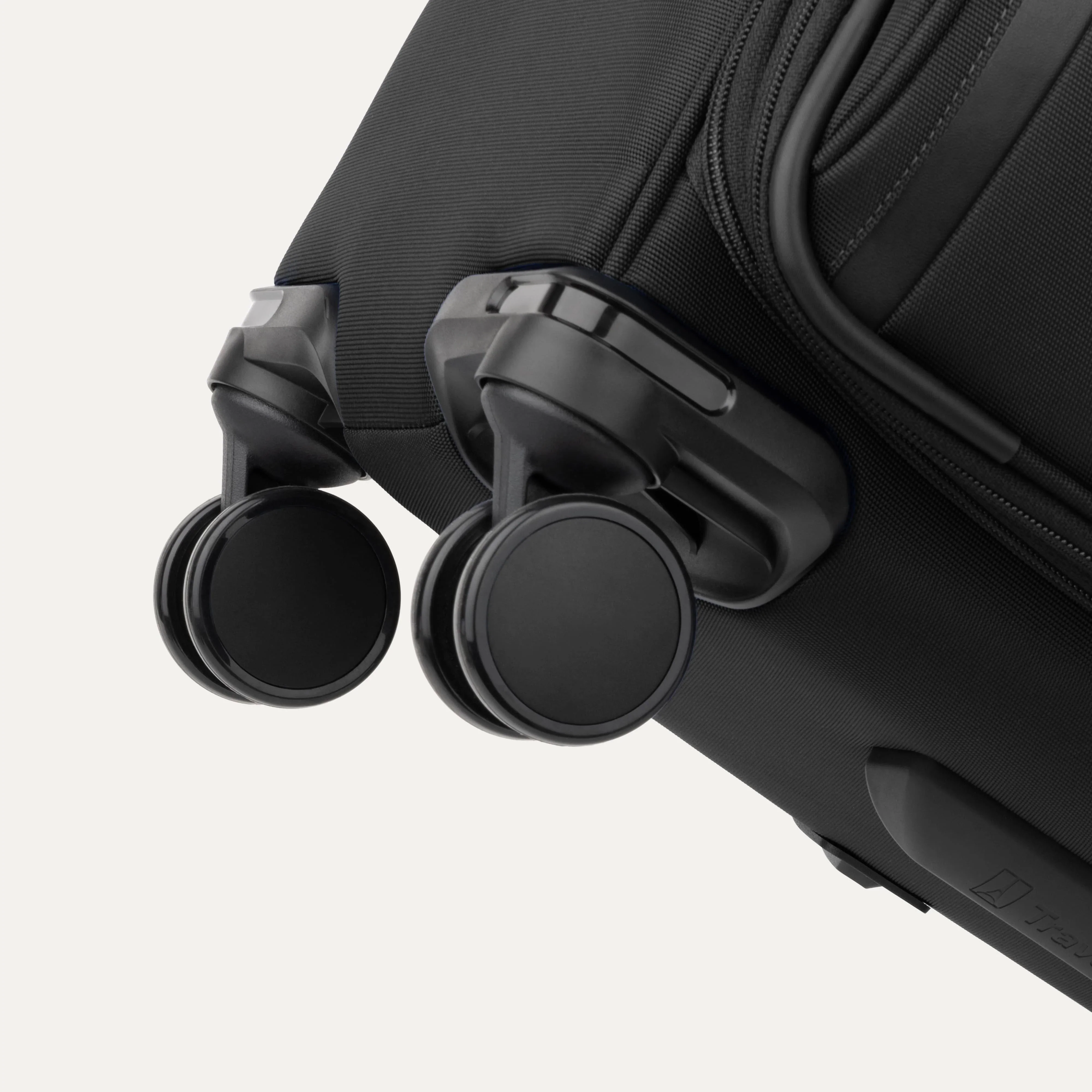 VersaPack+ Medium Check-In Spinner - Image 6