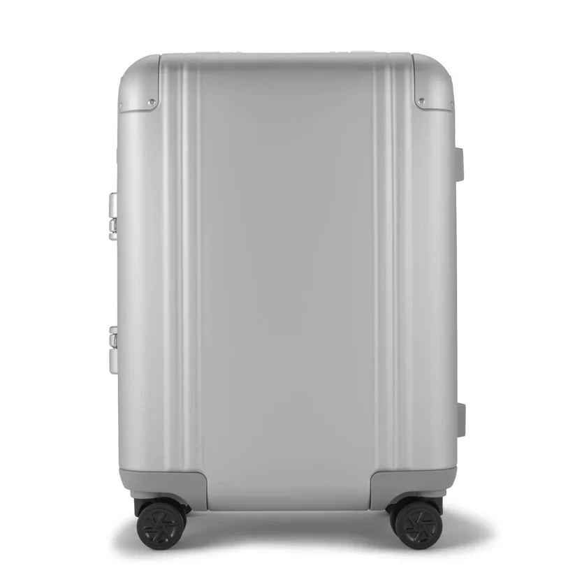 Zero Haliburton Classic Aluminum 3.0 Continental Carry-on 37L