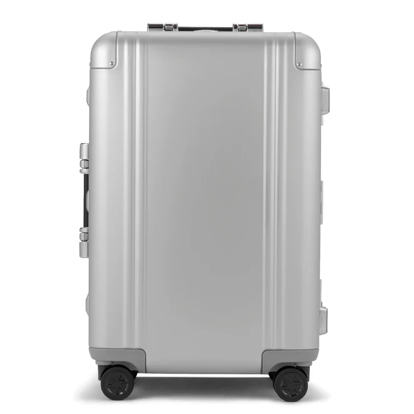 Zero Haliburton Classic Aluminum 3.0 Medium Travel Case 59L