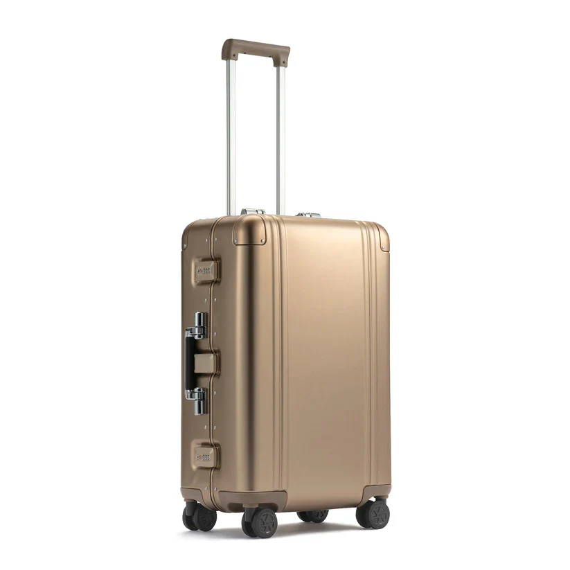 Zero Haliburton Classic Aluminum 3.0 Medium Travel Case 59L - Image 9